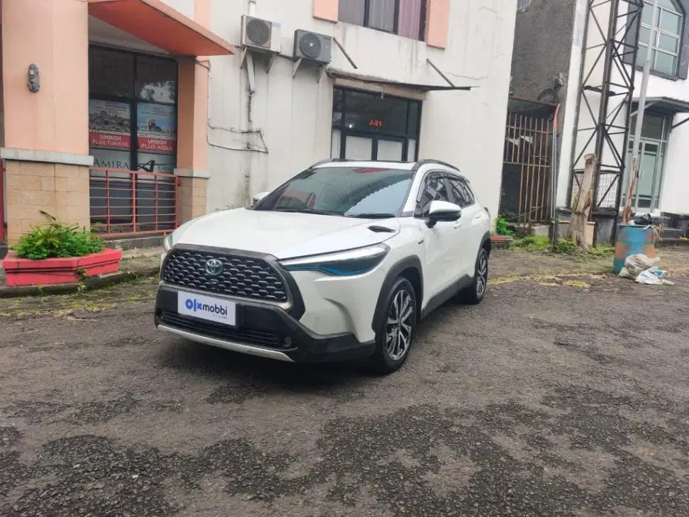 Like New - TOYOTA Corolla 1.8 Cross Hybrid Bensin A/T 2023 PUTIH