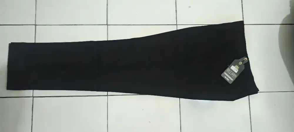 Celana Bahan Slim Fit UK 29