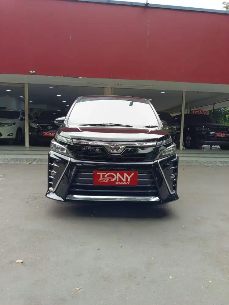 Toyota Voxy 2.0 AT 2017 Hitam