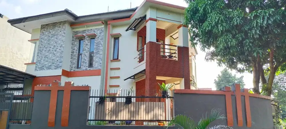 Dijual Rumah 2Lantai Di Kencana Loka Bsd