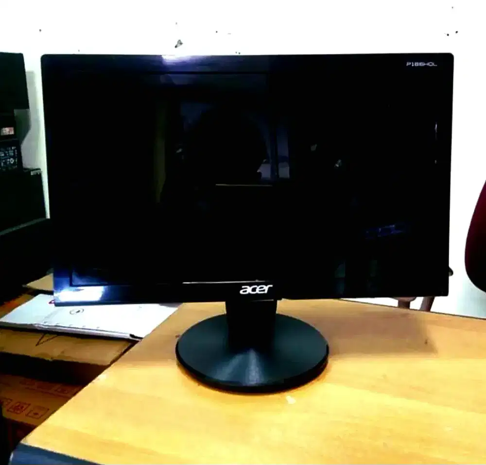 Led monitor ACER (16Inci).