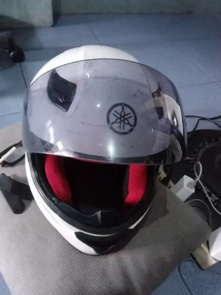 Jual helm  yamaha masih