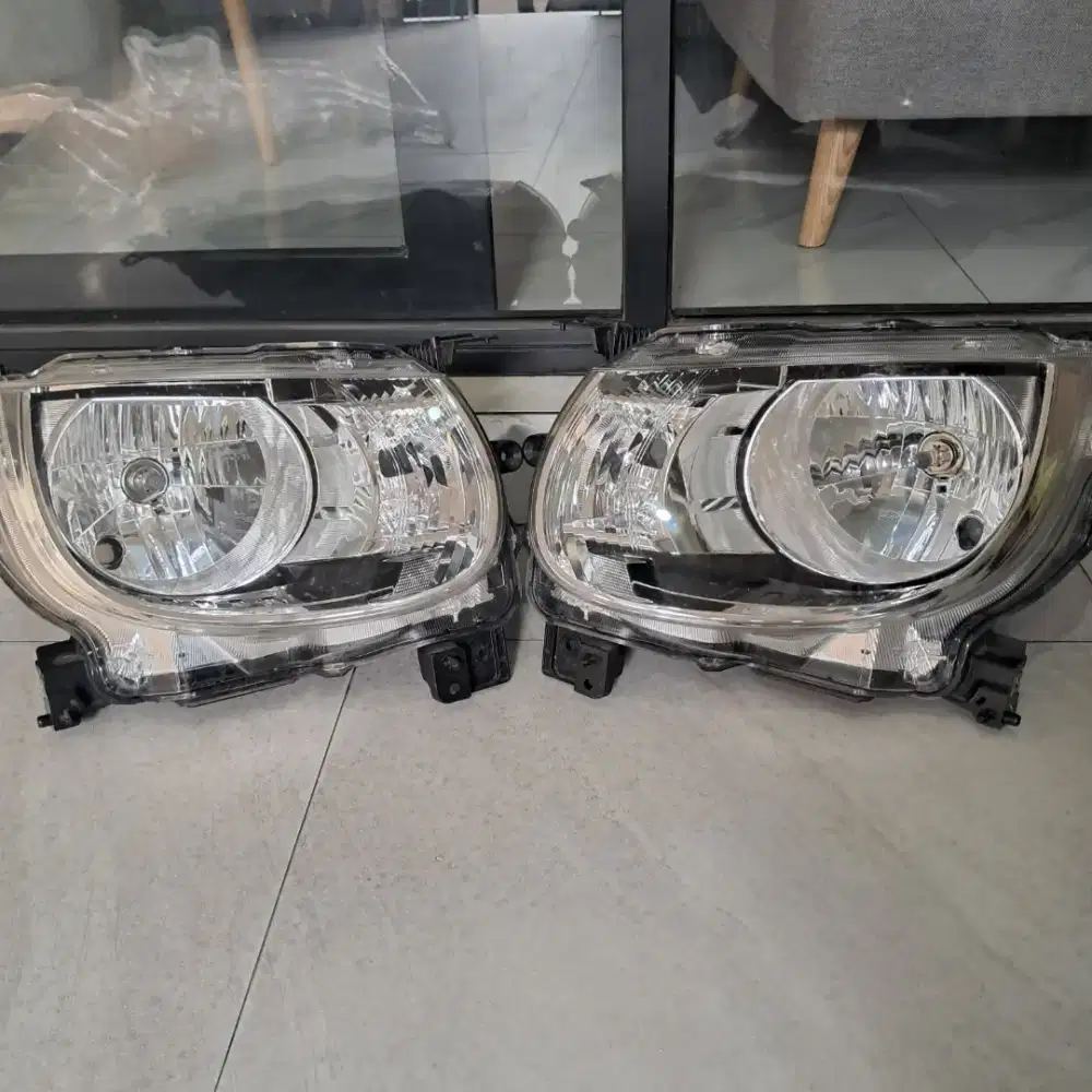 headlamp ignis gl termasuk bohlam