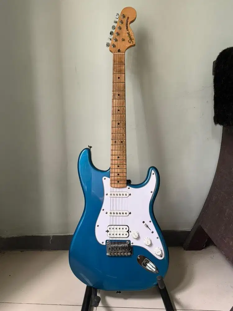 Squier Affinity Series HSS Stratocaster Lake Placid Blue Maple FB