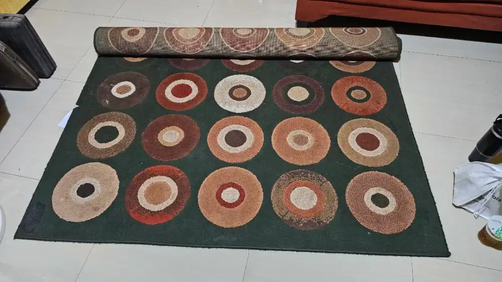 Karpet permadani bekas