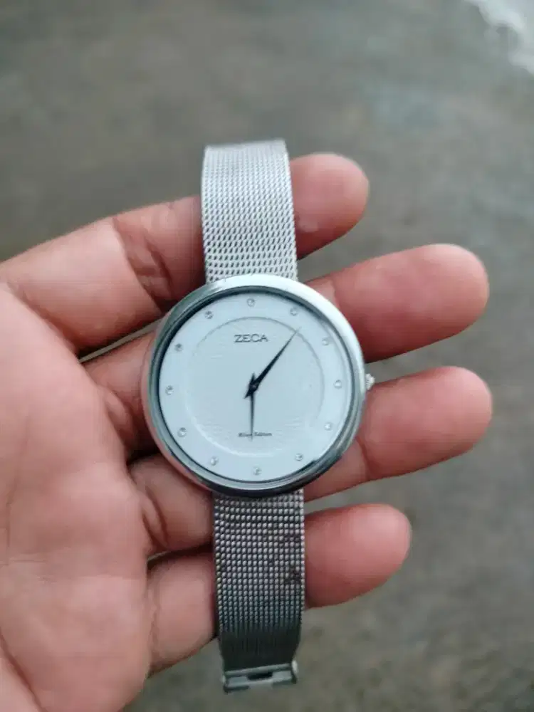 Jam tangan wanita