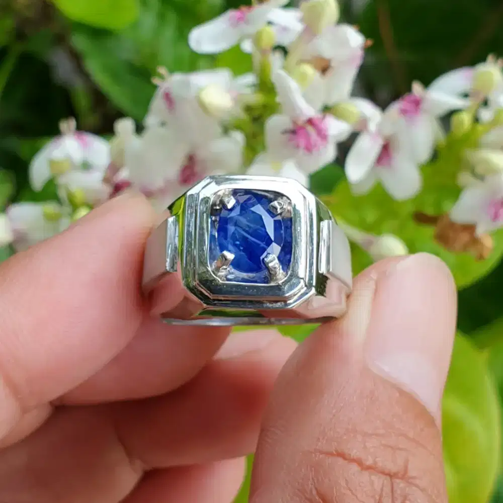 Natural Blue Sapphire Srilanka 2.26 crt