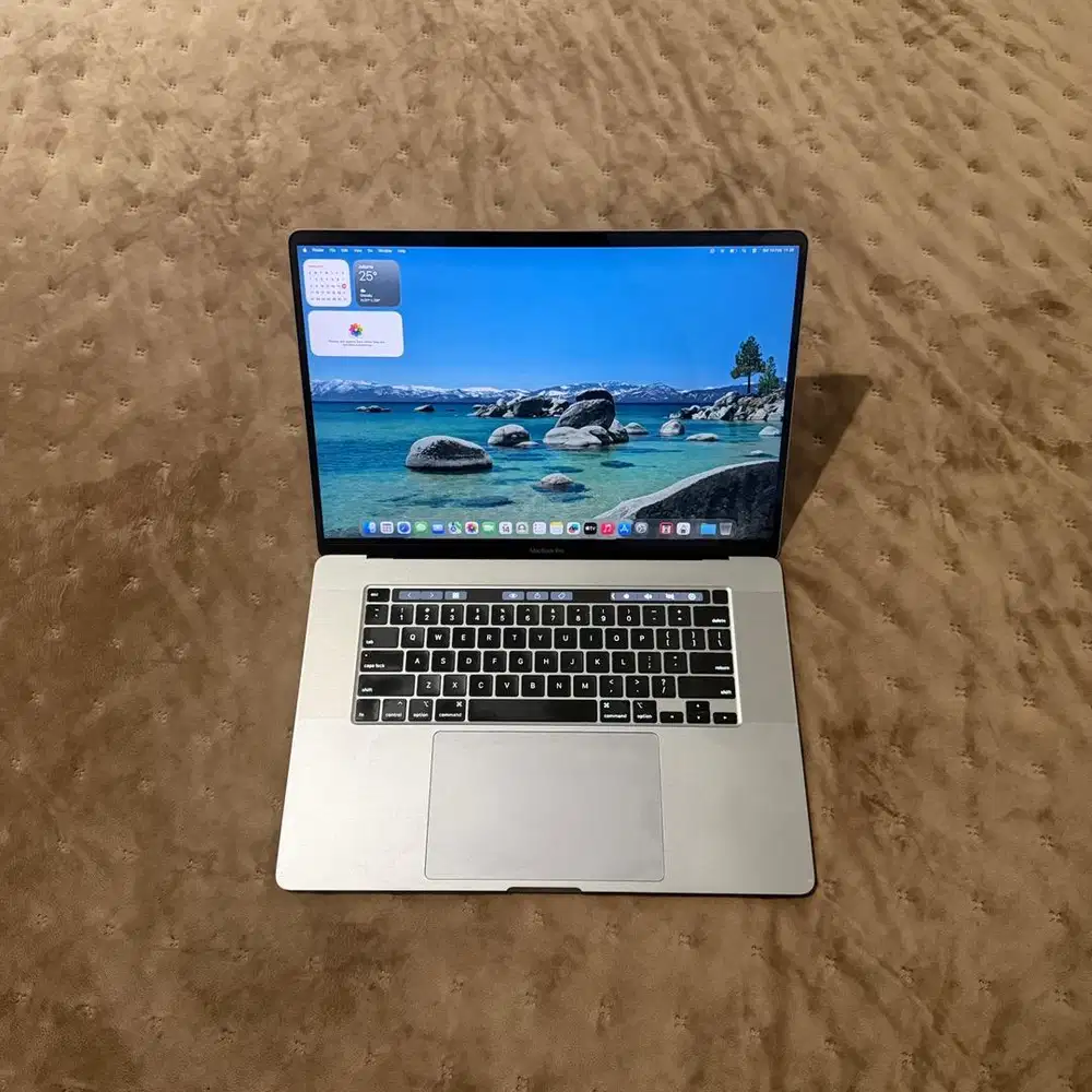 Macbook Pro 2019 i9 64/512 16 inch Space Grey Like New