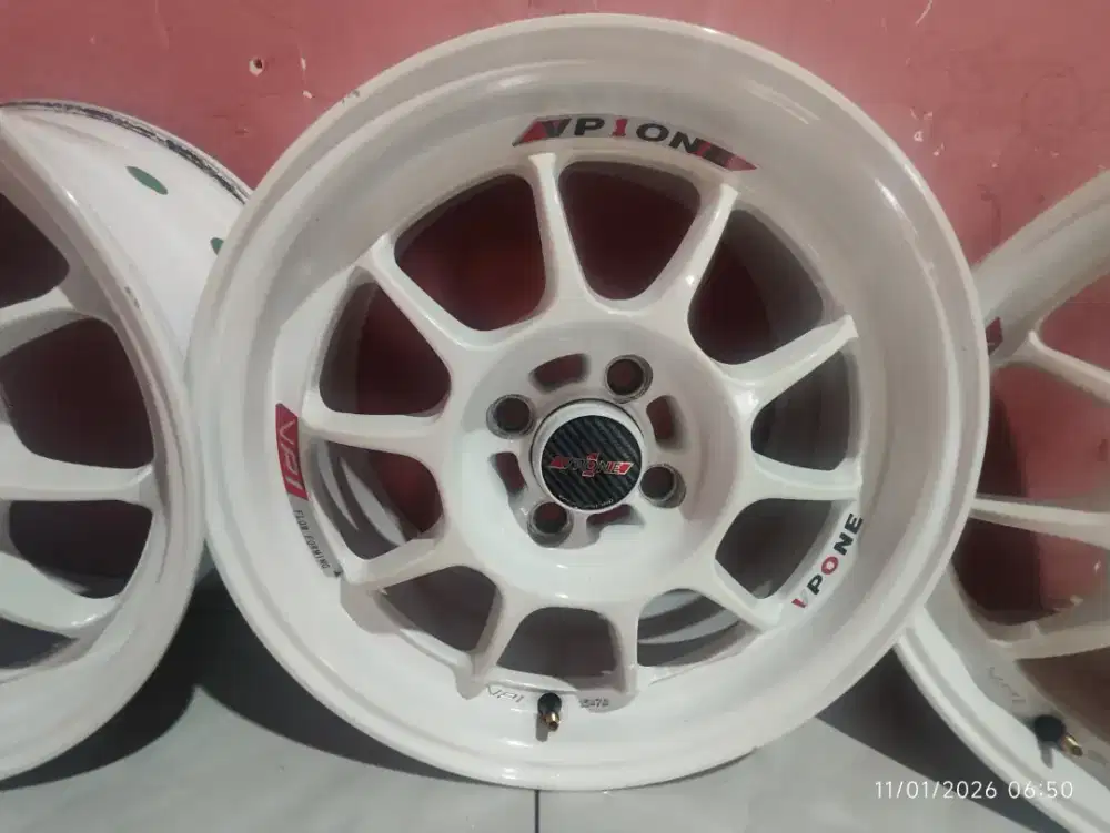 Velg mobil r15 pcd 100x4 lebar 7 rata mulus 90%