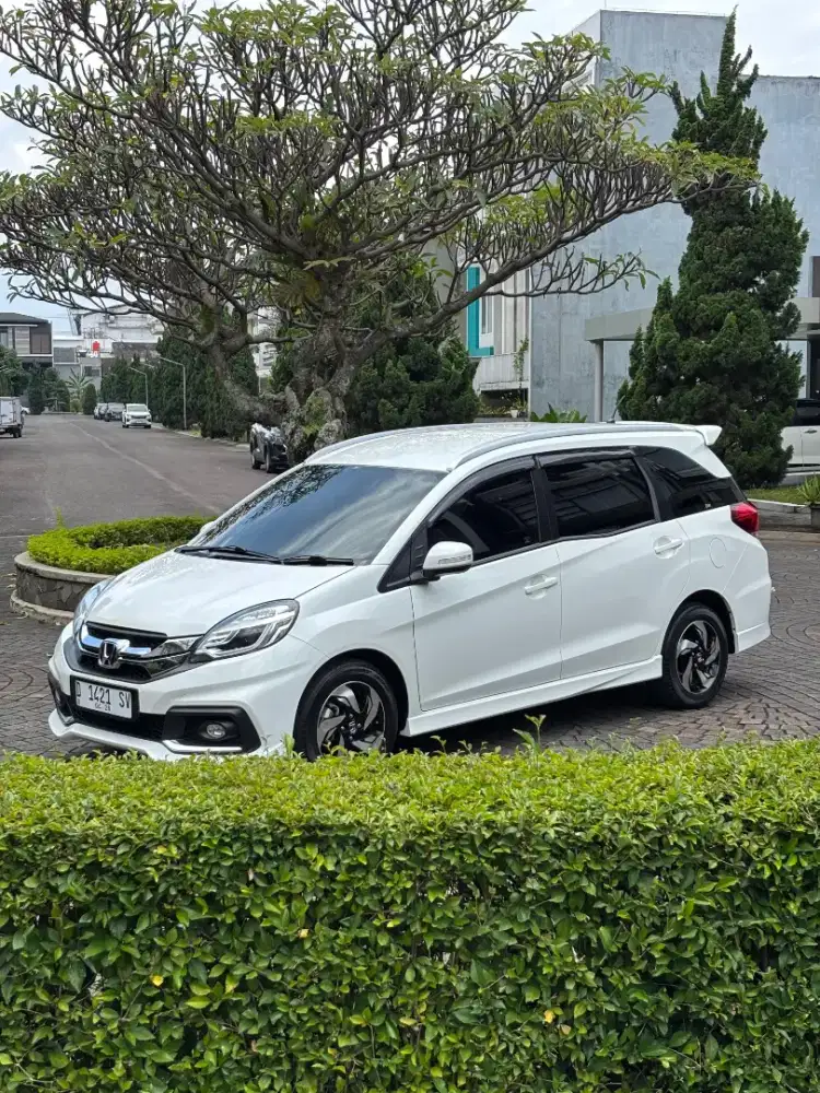 KM 57.000!! Mobilio RS 2015 AT