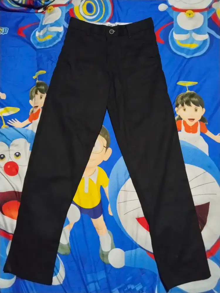 Sepan Chinos Hitam