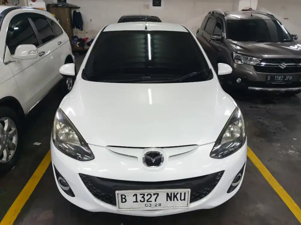 Mazda 2 R A/T 2012 Putih Pajak Panjang Low KM Mulus Sekali Dp 7Jt