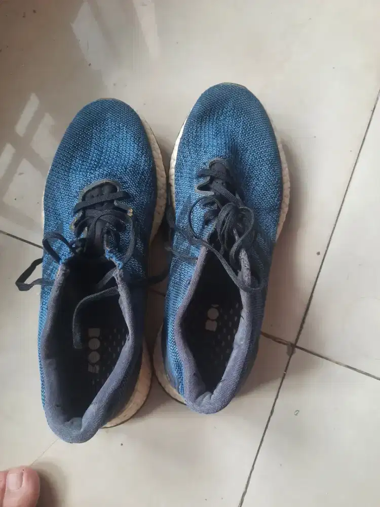Sepatu adidas, size 41.5,no box