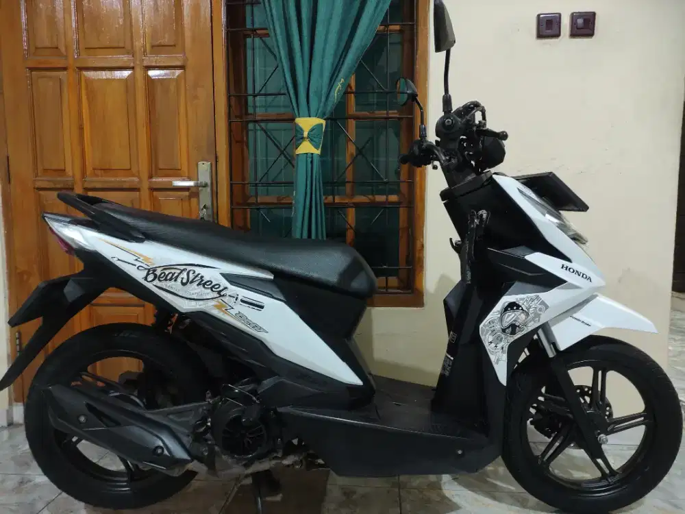 Istimewa low km beat street cbs esp super mulus no minus siap pakai