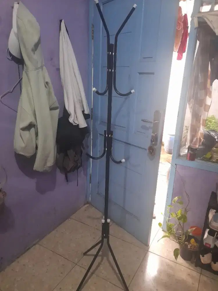 STAND hanger berdiri tempat topi, tas, dll