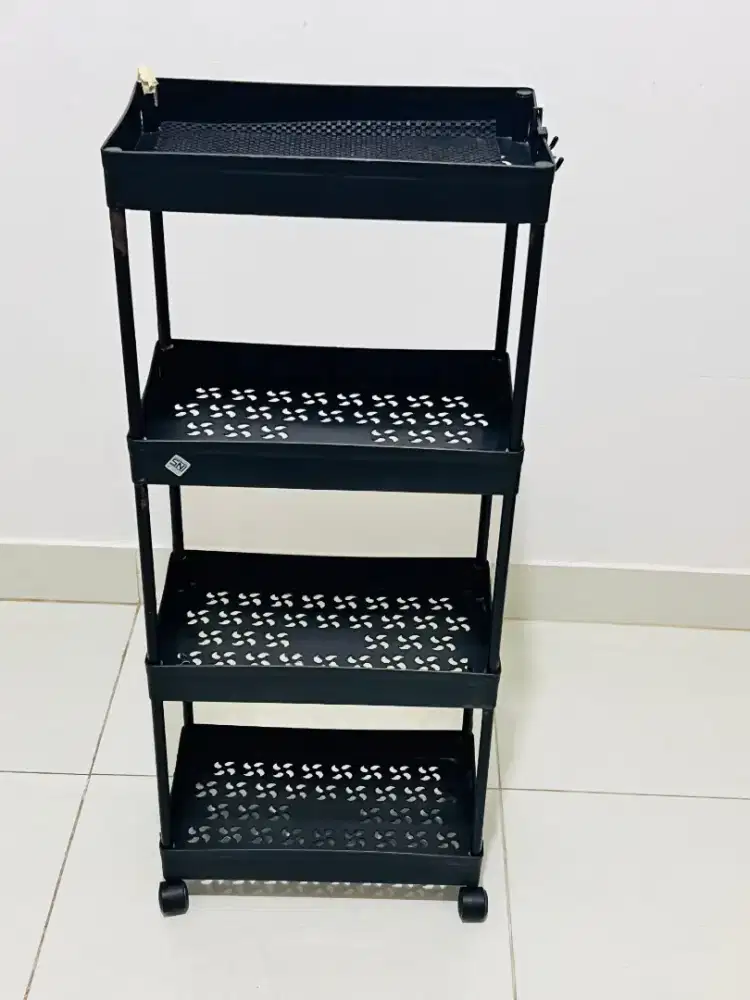 Rak plastic hitam serbaguna