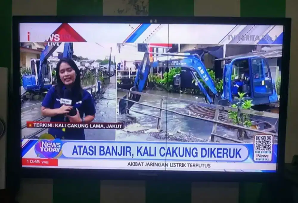 TV Panasonic 32 inchi