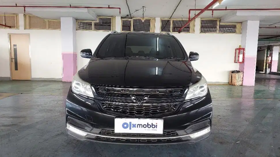 TDP 7,JT, TERMURAH Wuling Cortez 1.5S T Lux+ Bensin-AT Hitam 2021