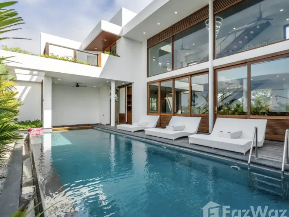 5 Bedroom Villa for sale in Batu Bolong, Bali