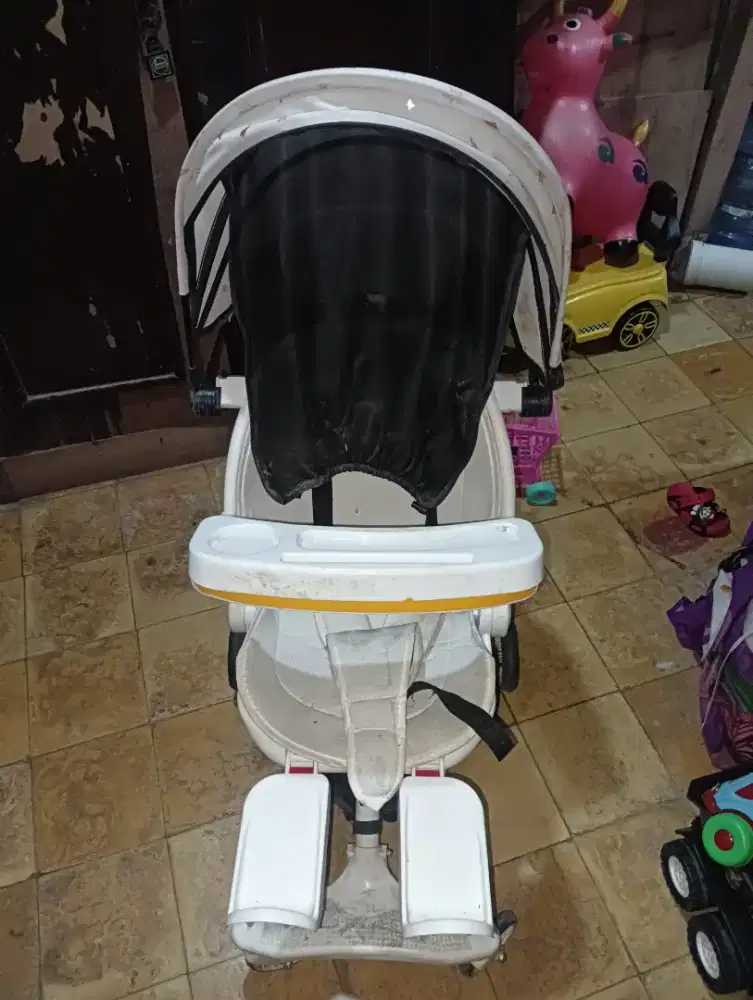 Dijual cepet aja stroller lipatnya masih bagus