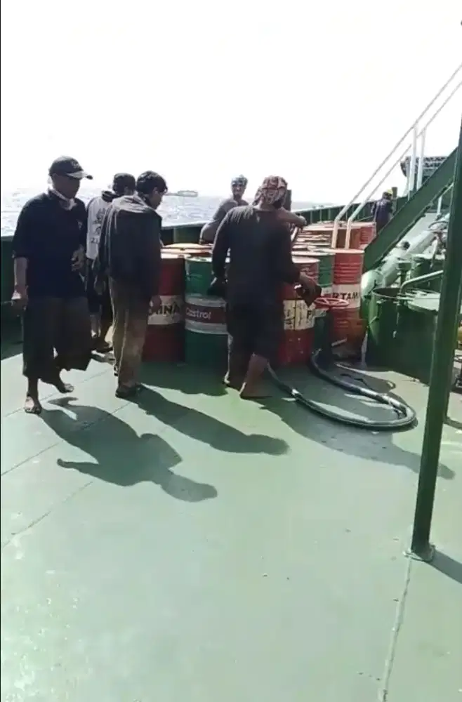 Cleaning Kapal Tanker