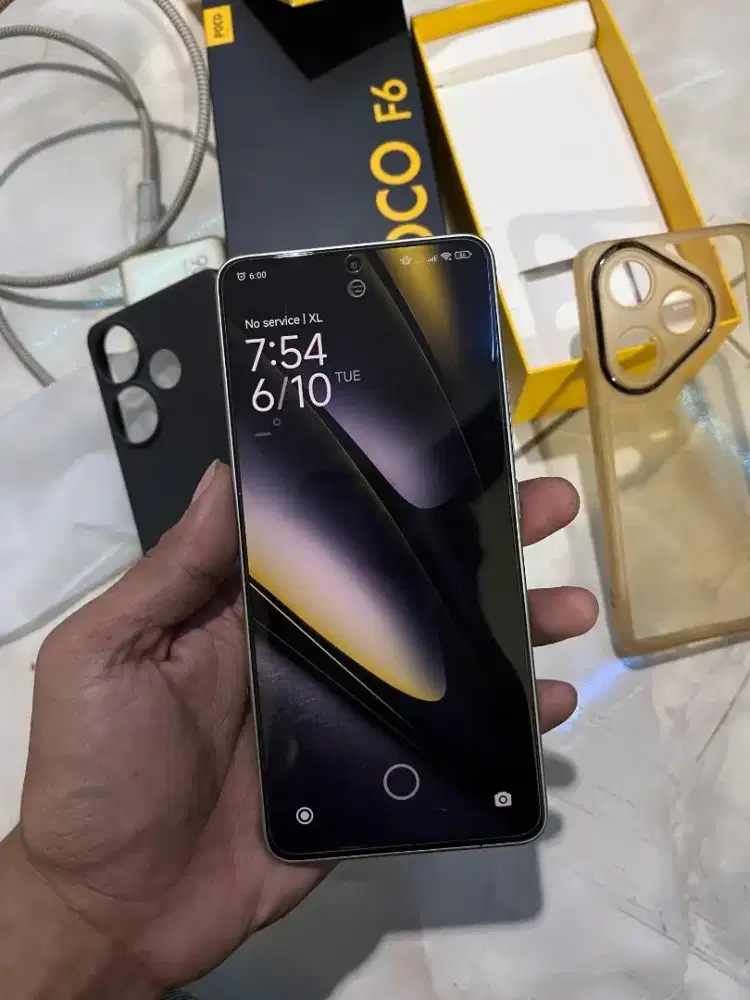 Poco F6 12/512GB