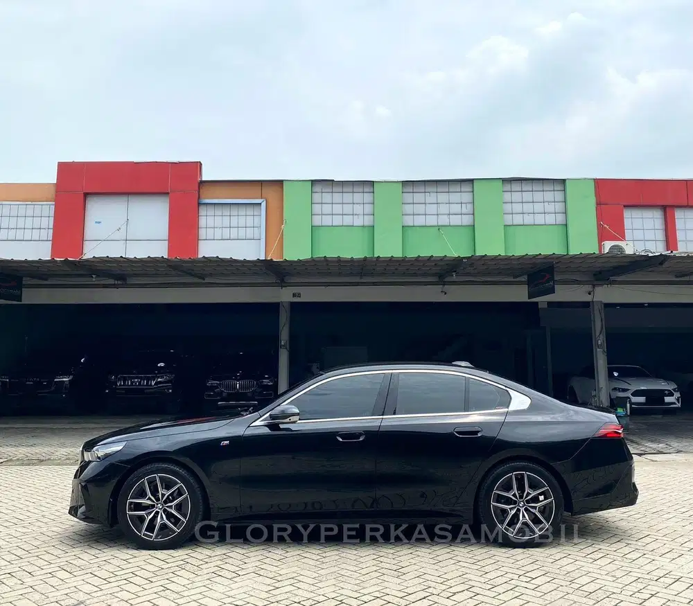 BMW 520i M Sport 2025 KM 300 ANTIK