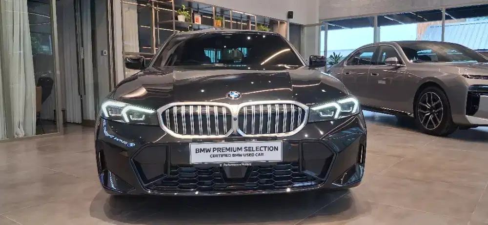 BMW 320i 2023 Bensin