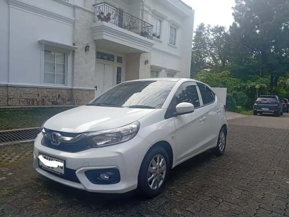 Honda Brio Satya E CVT Putih