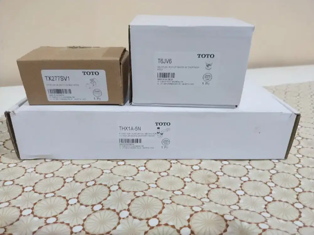 Perlengkapan wastafel Toto original