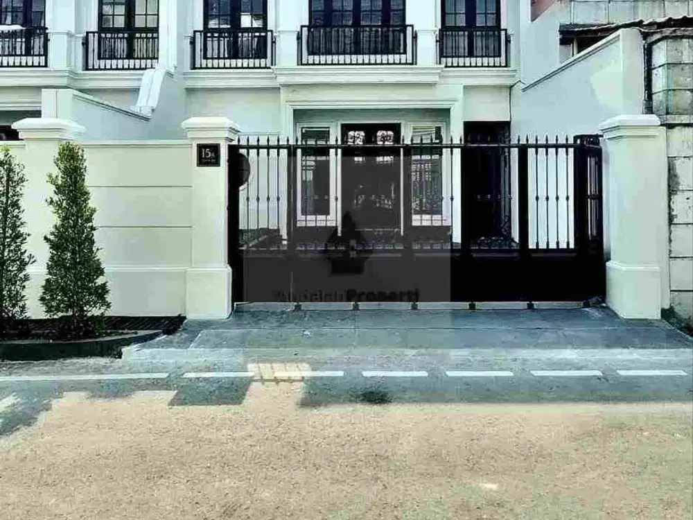 RUMAH DI JAKARTA PUSAT READY STOCK, AKSES JALAN LEBAR, LINGKUNGAN ASRI DAN NYAMAN, DEKAT KULINER