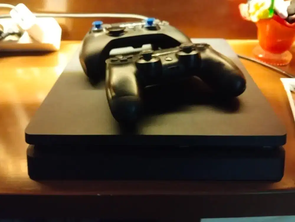 PS4 Slim OFW + Game digital