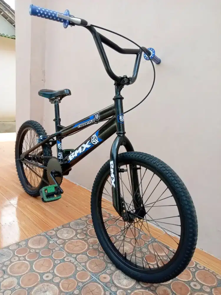 Sepeda BMX Ukuran 20.