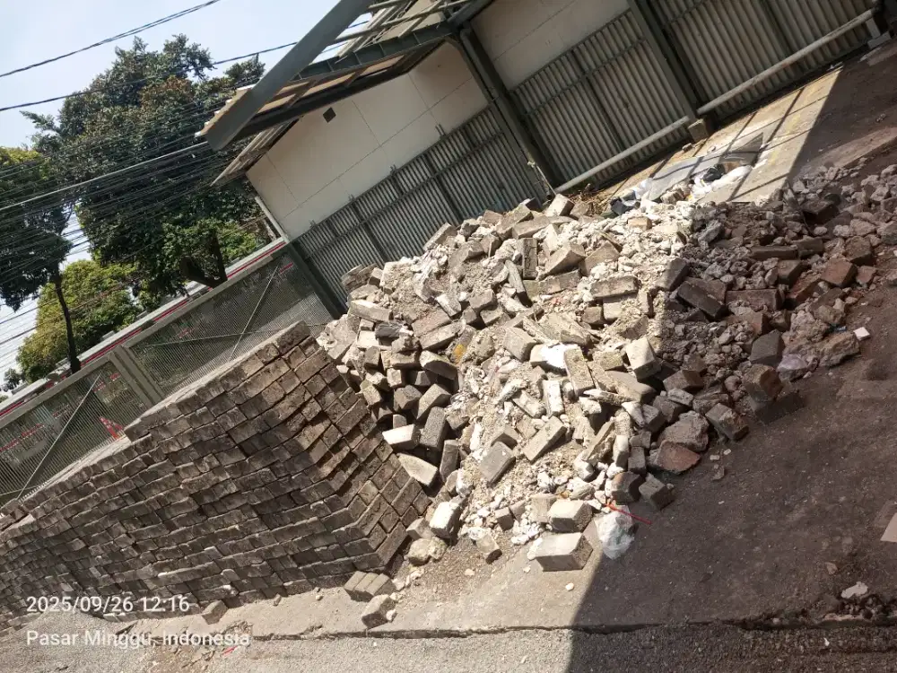 Saya tukang bangunan