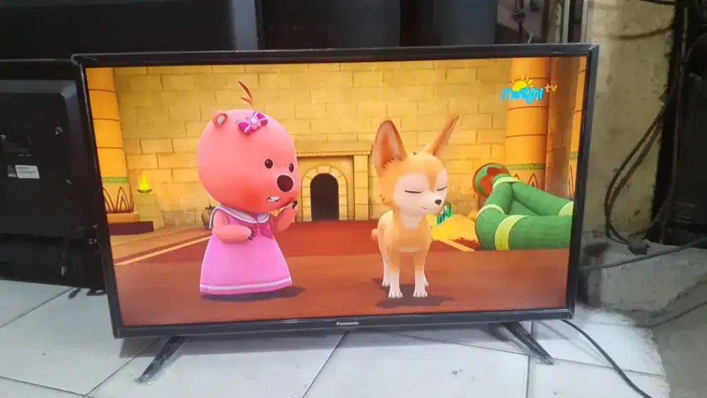 Di jual LED tv digital 32 inch merk TCL