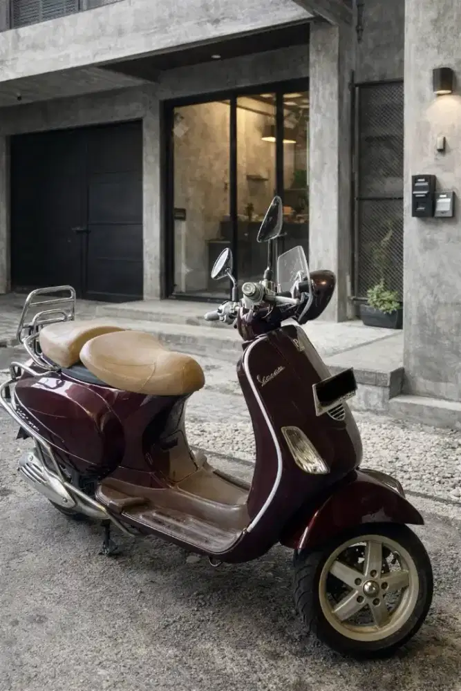 Vespa LXV 3V 150cc - Rare Item