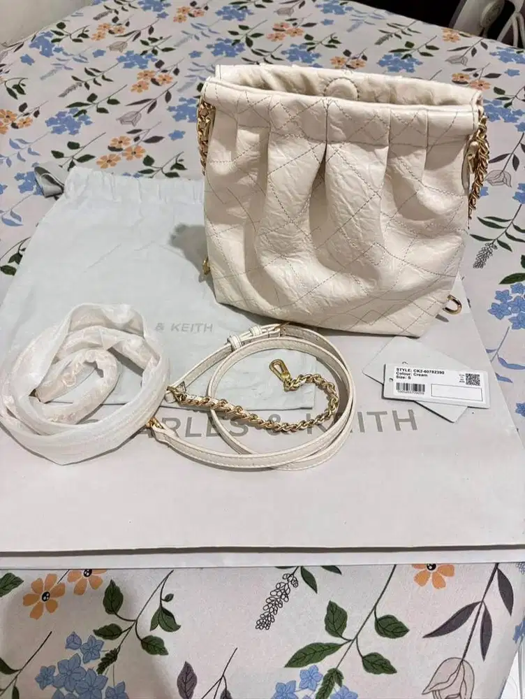 Tas charles and keith