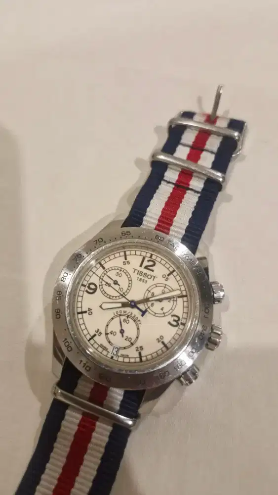 Jam Tangan Tissot V8 Chronograph Quartz (Swiss Made)