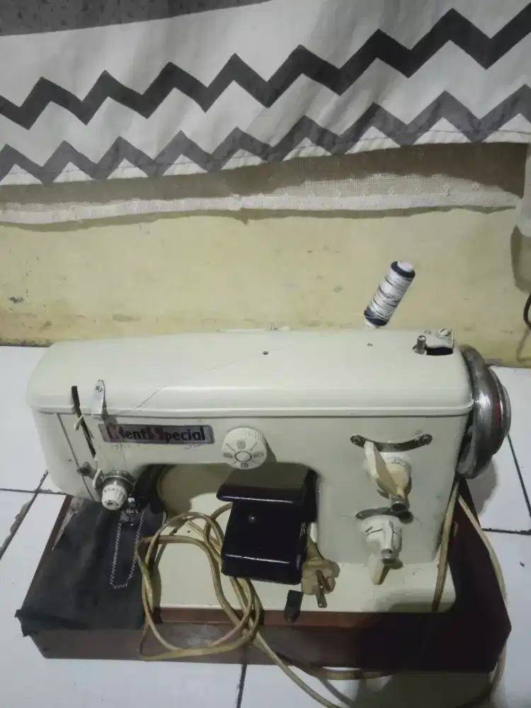 Mesin zigzag vortibel