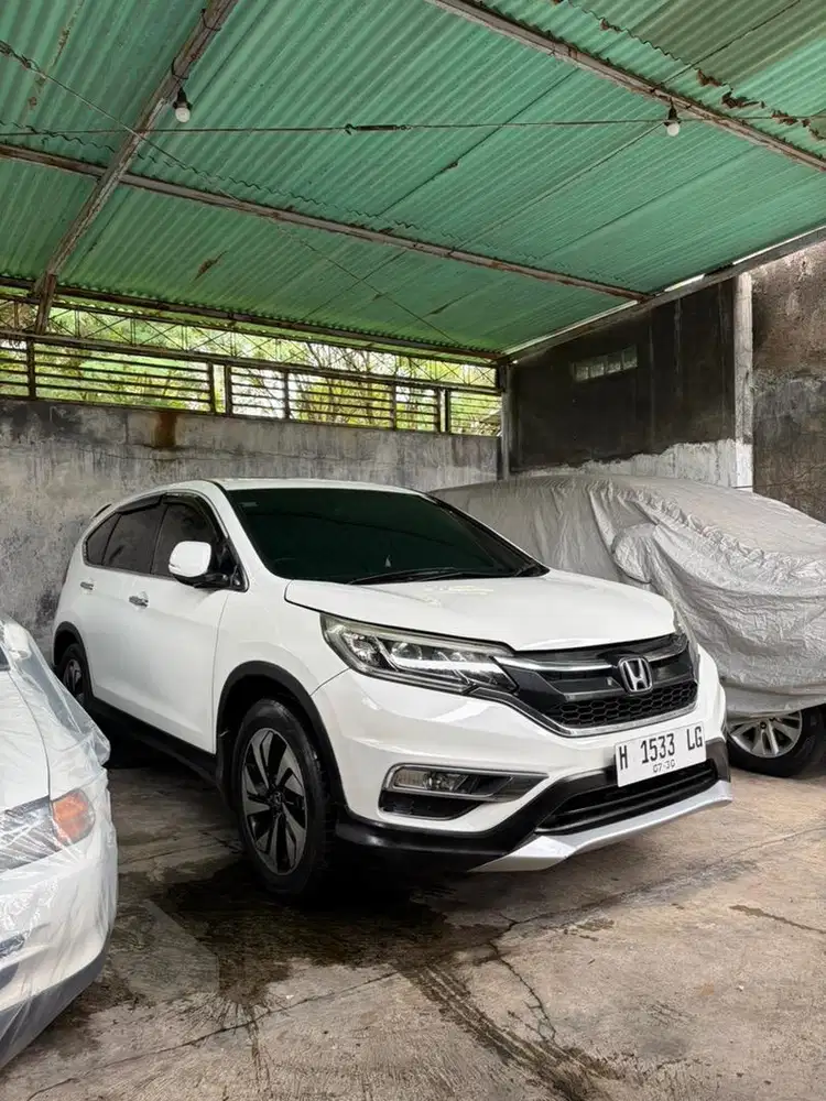 Crv 2.4 prestige 2015 putih
