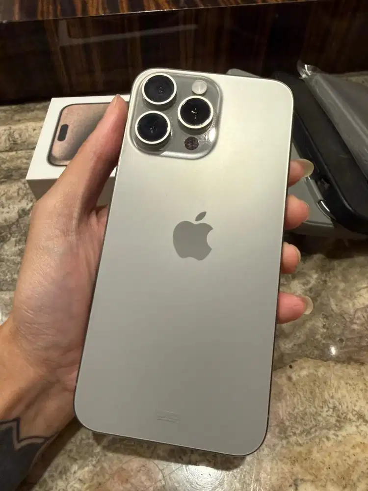 Iphone 15 Promax Silver 256gb Ex Ibox Mulus Lengkap