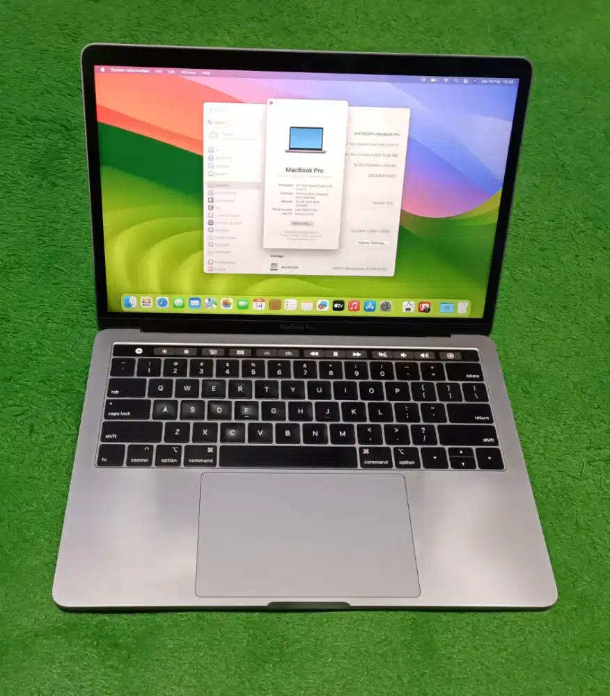 Apple MacBook Pro 2018 Intel i7 16/512 Grey Touchbar Mulus Murah