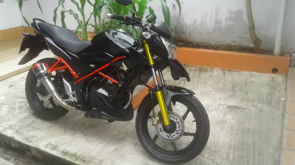 DI JUAL HONDA CB 150 R OLD 2013