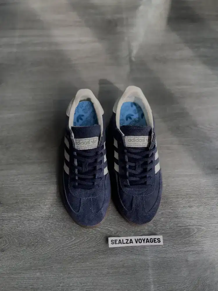 SEPATU ADIDAS CASUAL