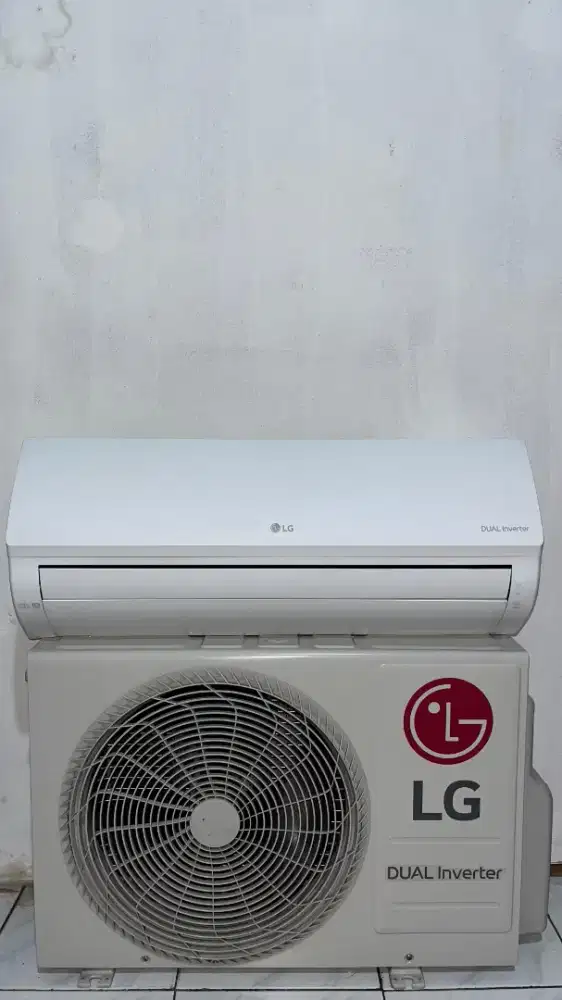 AC LG dual inverter 1/2 PK like new