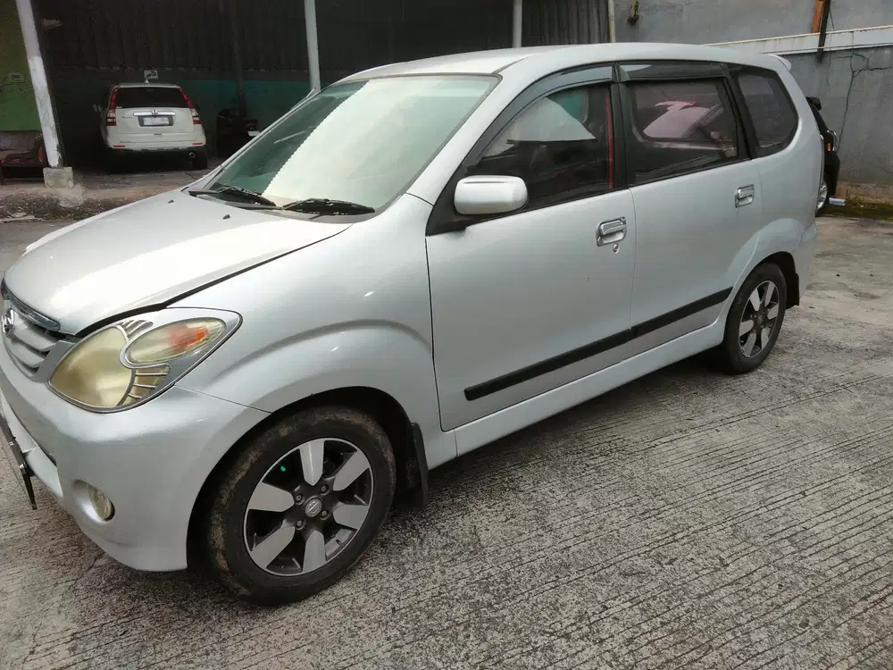 Daihatsu Xenia 2004 Bensin