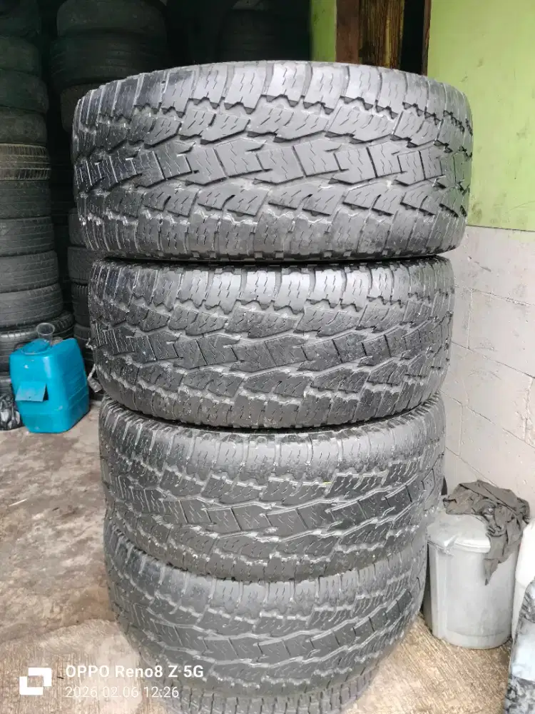 Jual ban copotan mrek toyo open country A/T 285 60 R18 kond 90% 4pcs.