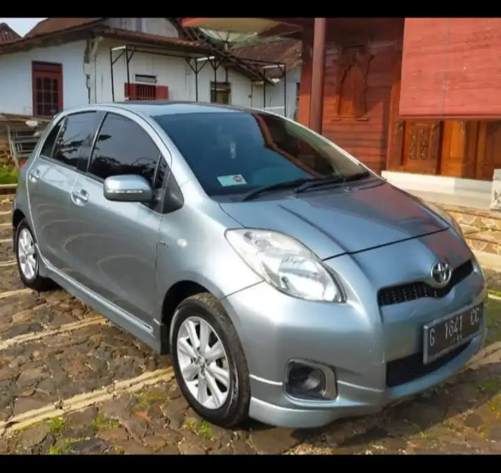 YARIS E MATIC 2013