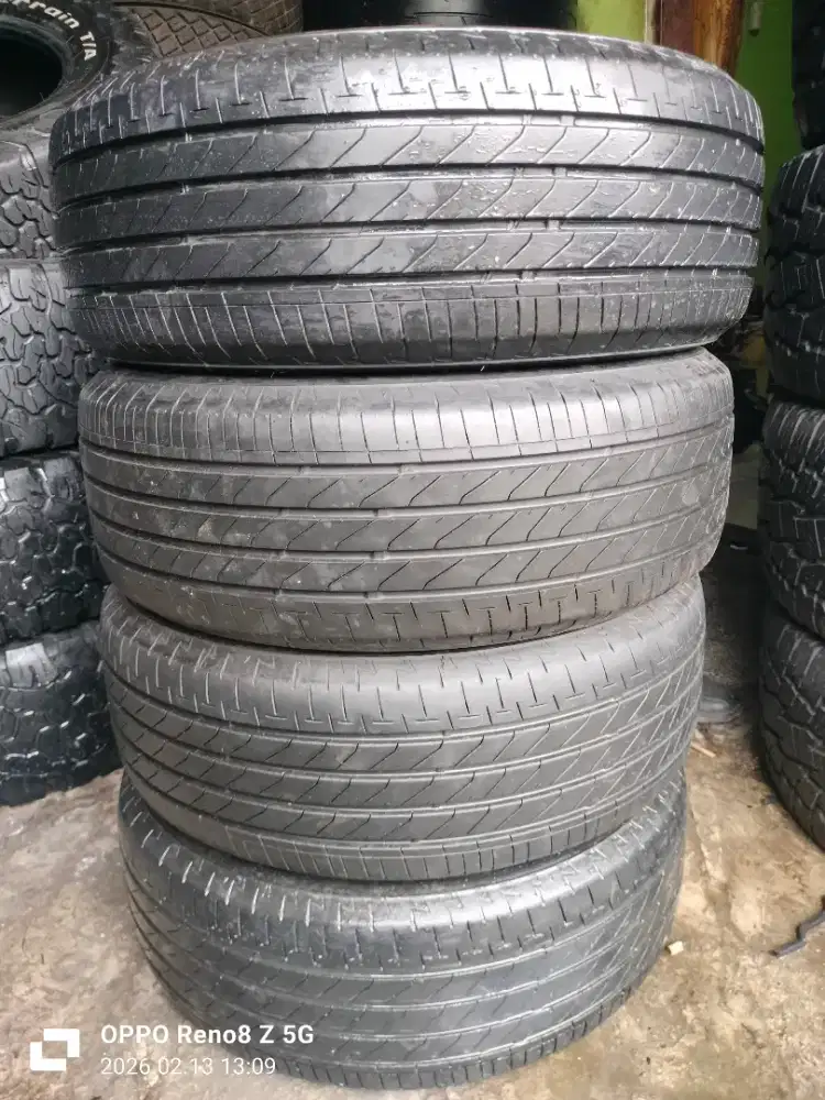 Jual ban copotan mrek bregestone toosa ukuran 215 60 R16 kond 90% 4pcs