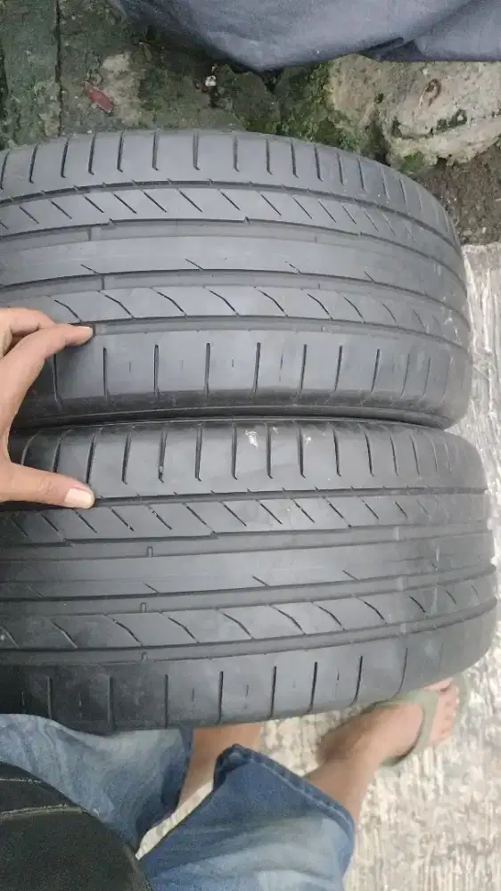 Jual ban copotan mrek Continental ukuran 235 55 R18 kond 85% 2pcs.